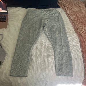 NOBULL medium leggings cropped